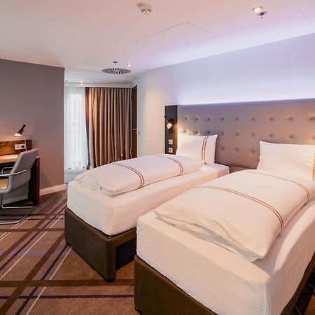 Premier Inn Stuttgart City Europaviertel Екстериор снимка