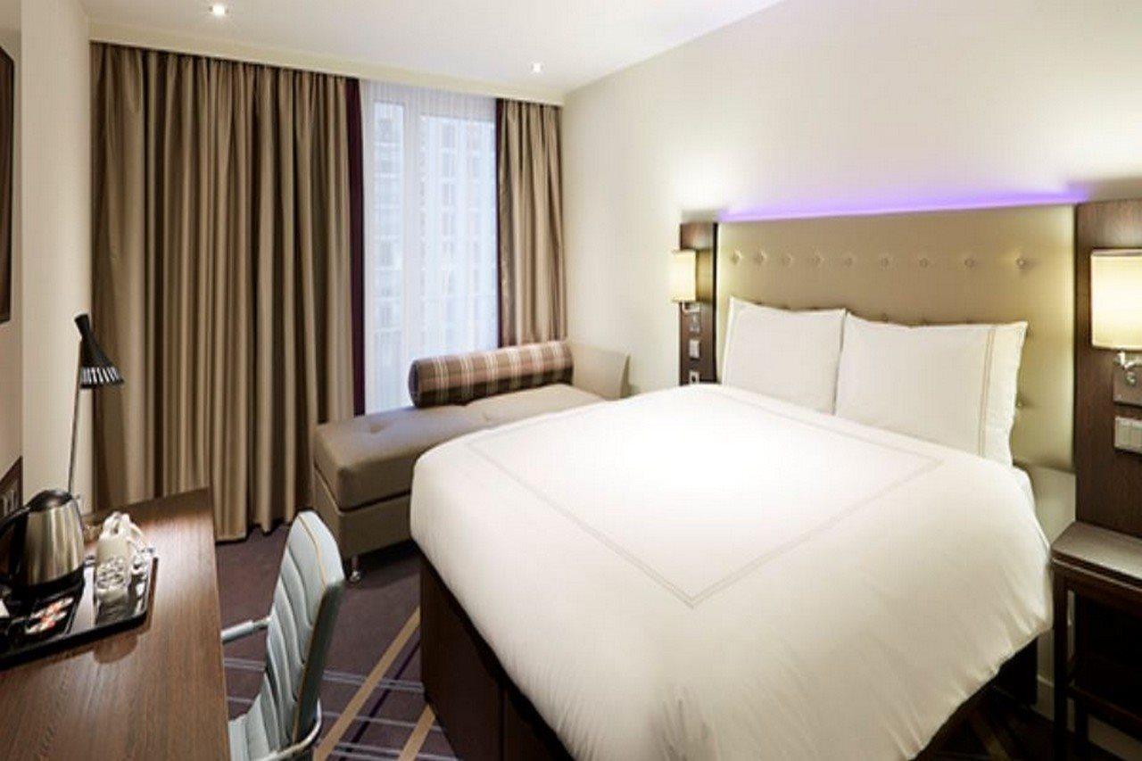 Premier Inn Stuttgart City Europaviertel Екстериор снимка