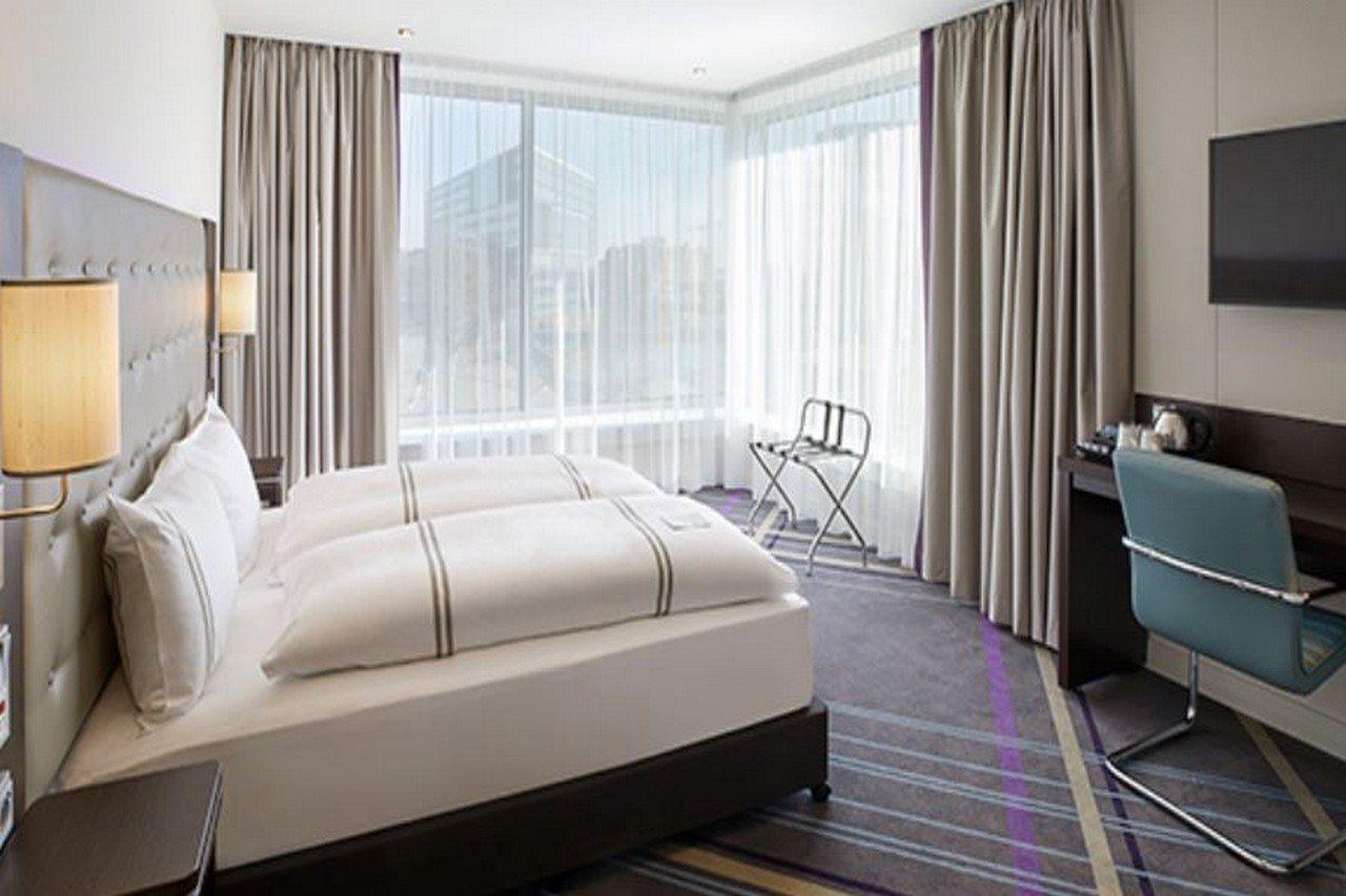 Premier Inn Stuttgart City Europaviertel Екстериор снимка