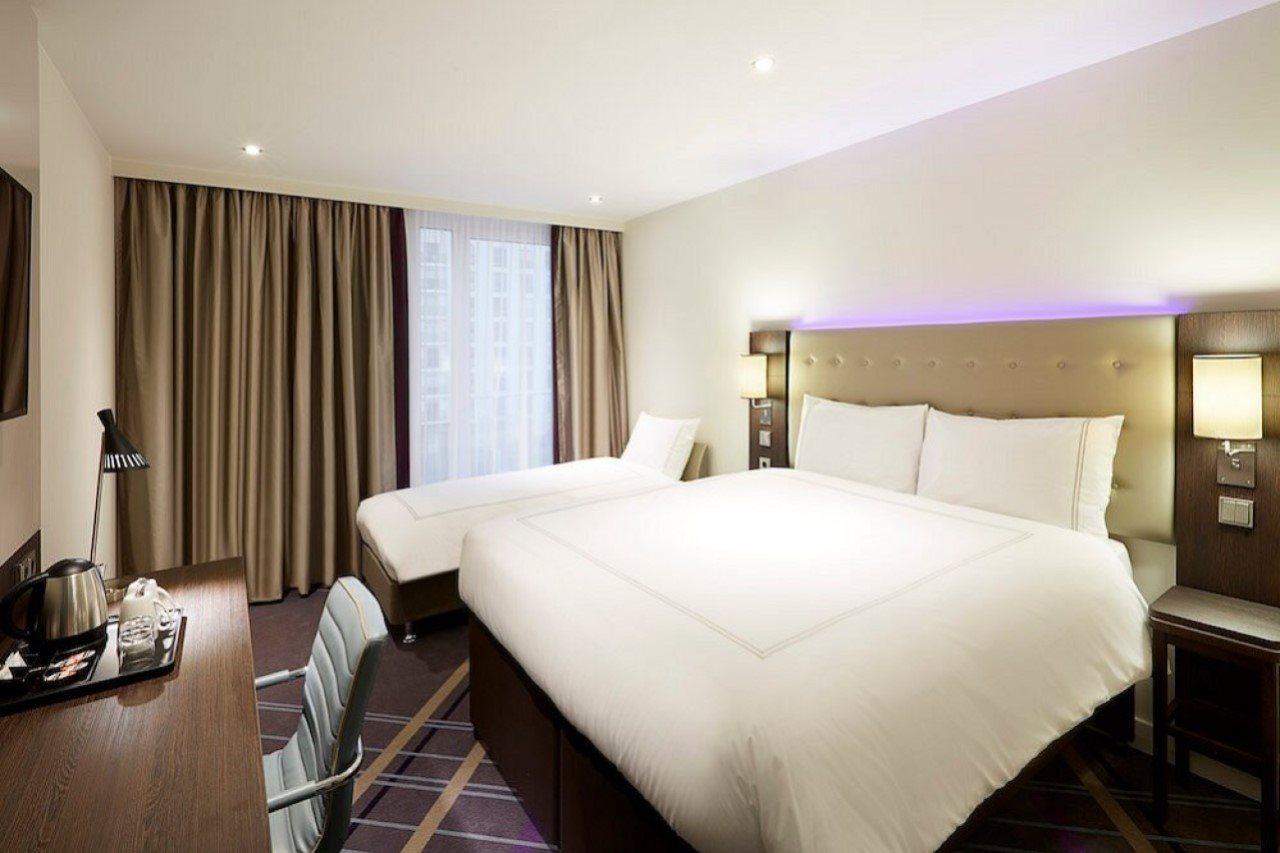 Premier Inn Stuttgart City Europaviertel Екстериор снимка