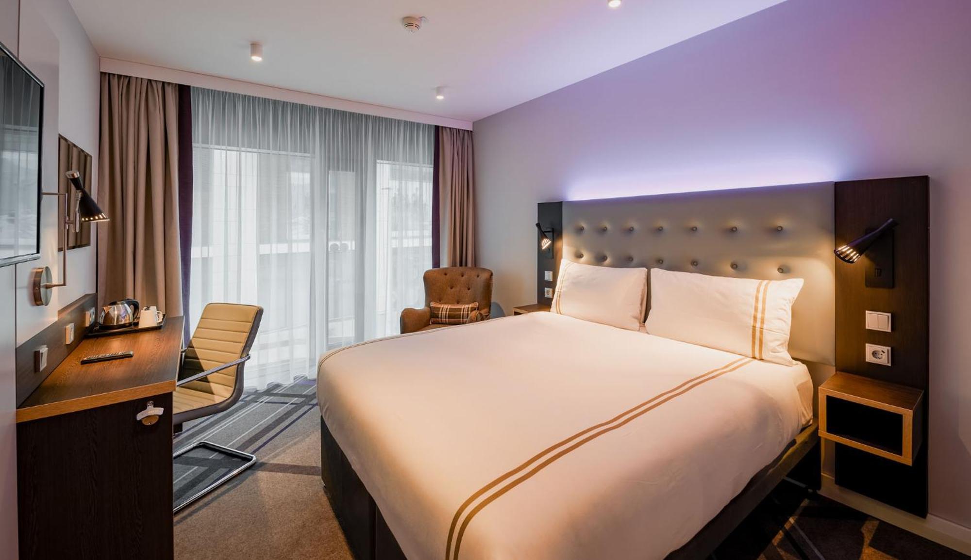 Premier Inn Stuttgart City Europaviertel Екстериор снимка