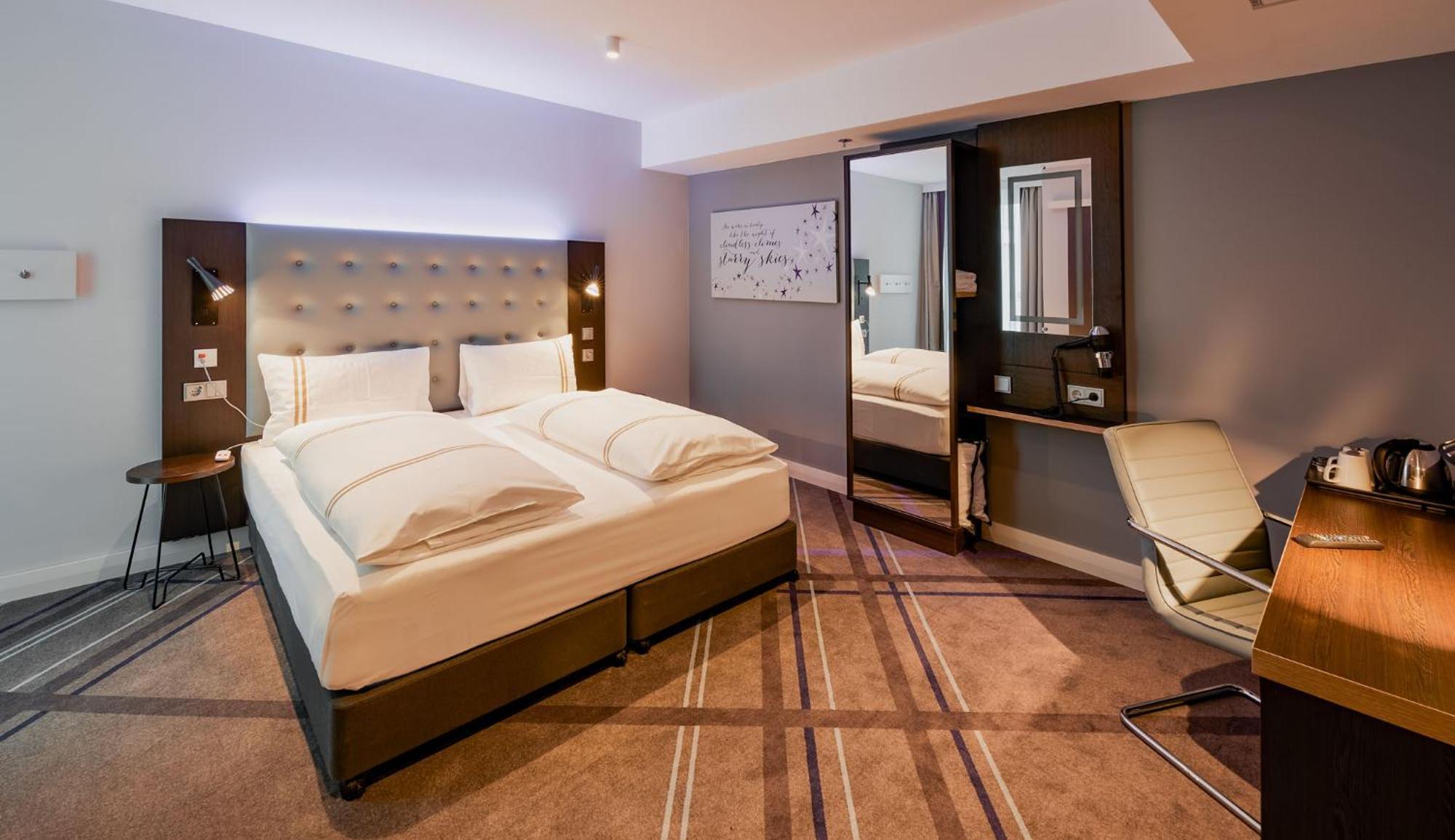Premier Inn Stuttgart City Europaviertel Екстериор снимка
