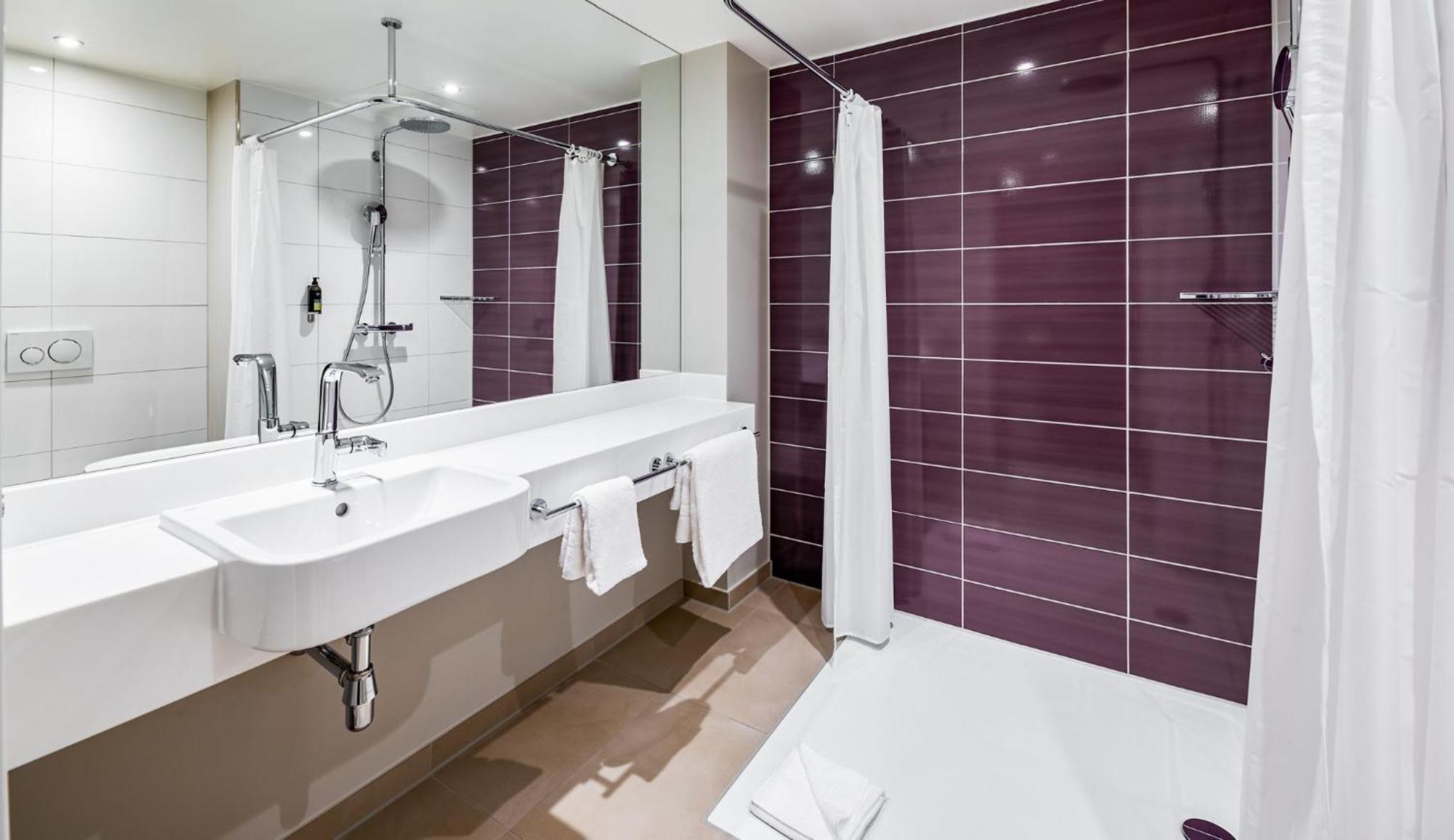 Premier Inn Stuttgart City Europaviertel Екстериор снимка
