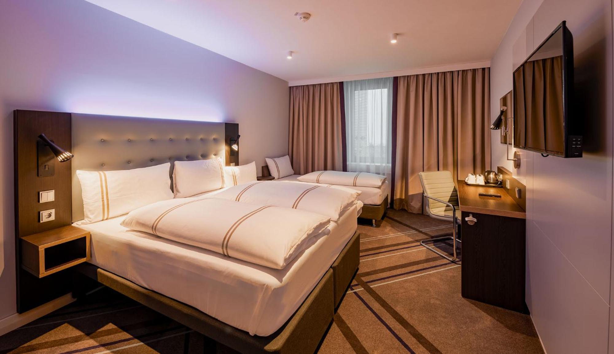 Premier Inn Stuttgart City Europaviertel Екстериор снимка